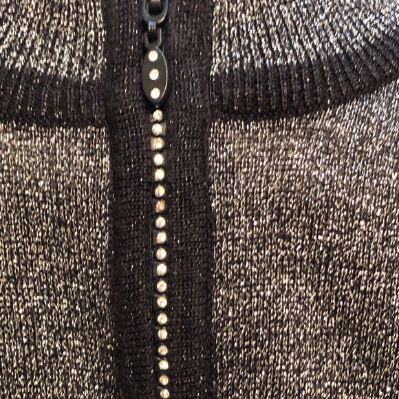 Regency Collection for Joyce Size M Silver/Black Top - Picture 3 of 10